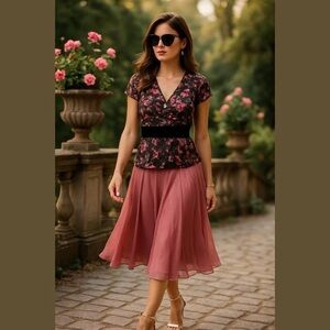 Ann Taylor Floral Wrap Top, Black/Pink Print, 100% Silk, Size 4 Pre-owned